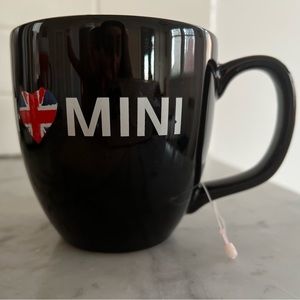 Mini Cooper coffee mug plus a mini keychain ♥️